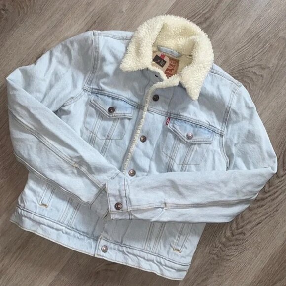 NEVER WORN LEVI ORIGINAL SHERPA TRUCK JACKET LIGHT WASH SIZE MEDIUM - Picture 2 of 2